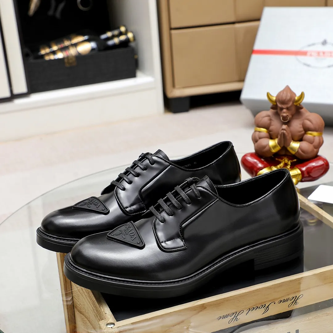 Men's shoes 💰620 💰💰🎩🎩【Prada】Counter 1:1⬆️original reproduction, absolute quality🆗original outsole, high-quality imported rubber, wear-resistant and non-slip, never degummed, upper material: imported first-layer cowhide➕anti-slip foam outsole, official website material, inner material: water-dyed leather lining, 3 colors available! Code number 38-44 (45. Can be customized)